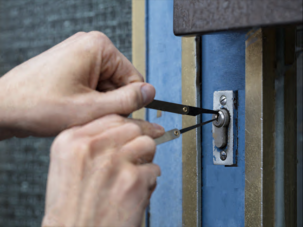 emergency locksmith scammer 1024x768 1